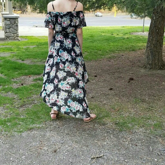 Beautiful Floral Print Dress - Picture 3 of 3